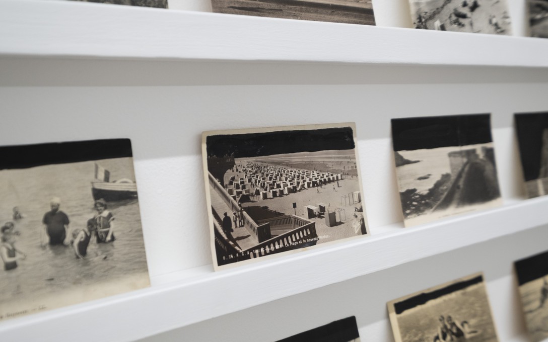 Sharon Kivland, Mes horizons, 2013–ongoing, detail view. Photo by Samson Dell.