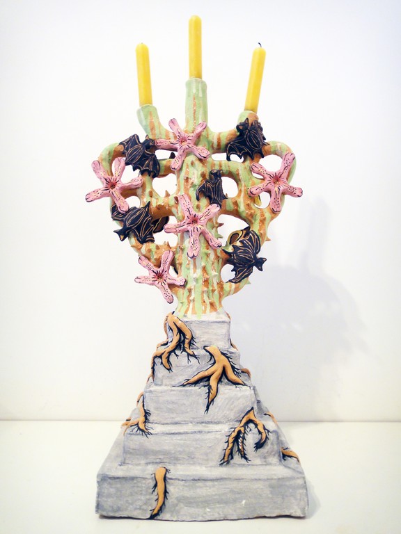 Tessa Laird, Ceiba Wufu. Earthenware with ceramic paint, 550 × 320 × 230mm, 2013. Image Courtesy of Melanie Roger Gallery, ©Tessa Laird