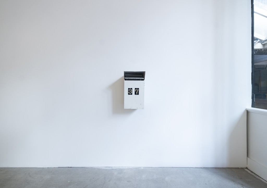 Latamai Katoa, Littered Box (Letterbox), 2026. Photo by Samson Dell.