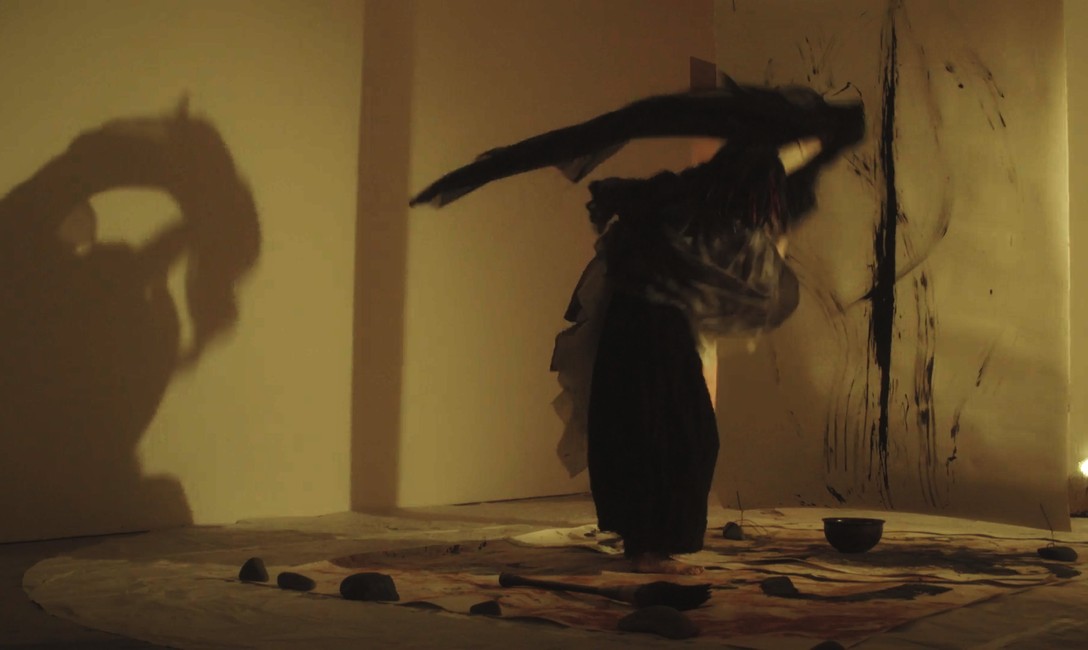 Dawn of Dreams, performance by Zed Xu 榛子瞬. Video still by Ethan Morais. 