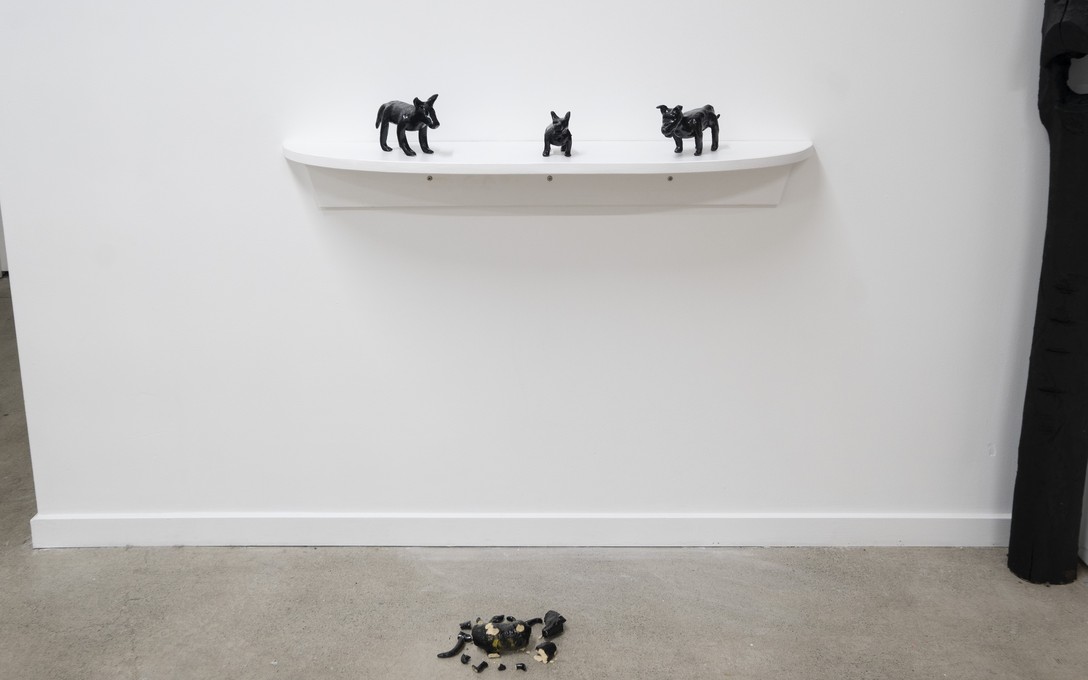 Telly Tuita, Kuli #10, #21 (R.I.P), #37, #47 (ceramic, spray paint), 2020. Photo by Samson Dell.