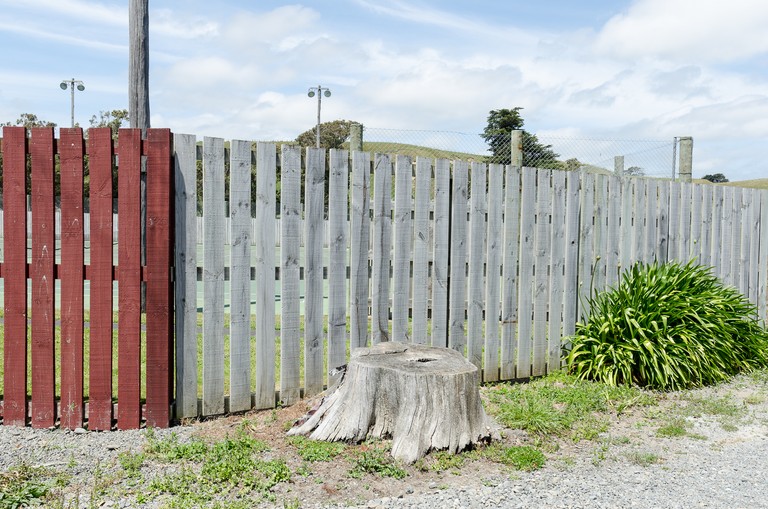 Mary Macpherson, Fence and stump, Turakina. Archival inkjet print, 420x594mm, series 2011-2014. © Mary Macpherson