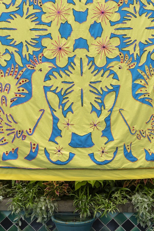 Te Tua o Te Rai Akaiti Samuel (Aitutaki, Rakahanga, Manihiki), Moara'ora'o (Peacock), Tīvaevae Tātaura, 2023, detail. Courtesy of Cheska Brown.